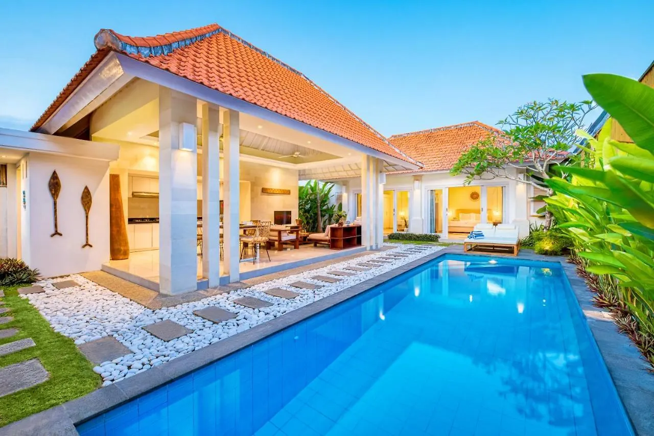 New 3Bd Tropical Villa In Central Umalas Canggu