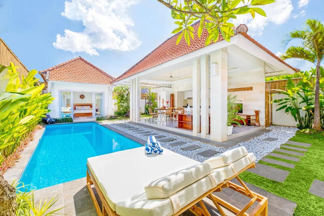New 3Bd Tropical Villa In Central Umalas Canggu