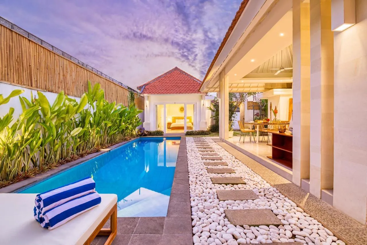 New 3Bd Tropical Villa In Central Umalas Canggu